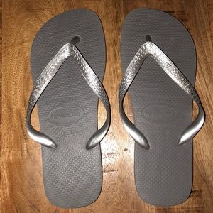 Havaiana’s flip flops